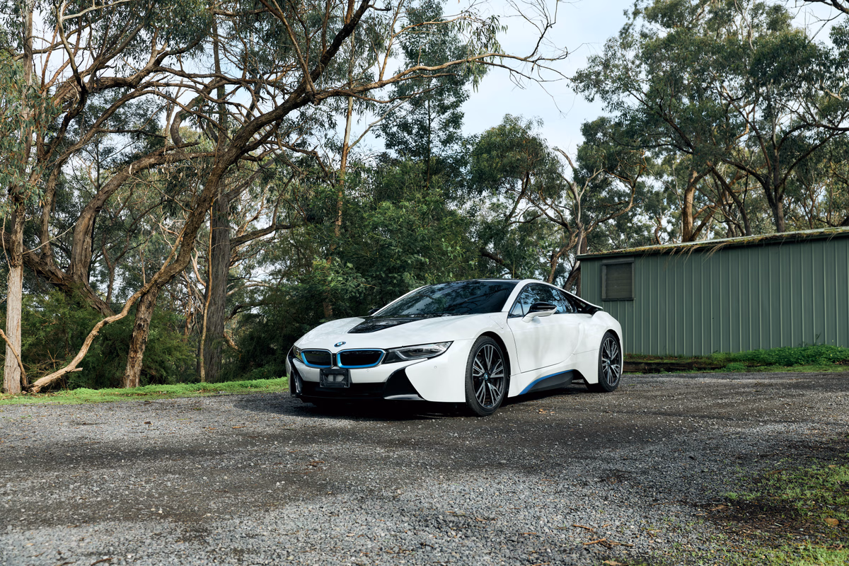2020 BMW i8 — photo 4