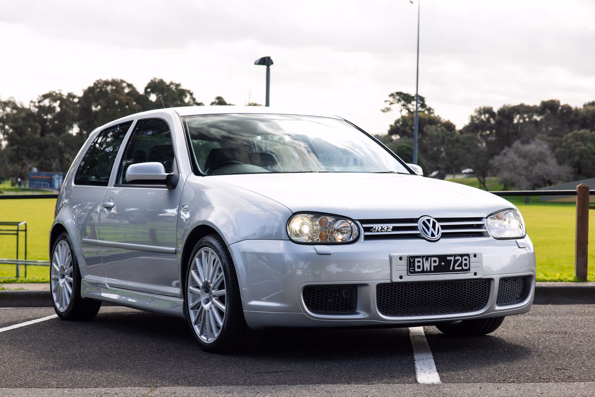 2004 Volkswagen Golf MK4 R32 — photo 2
