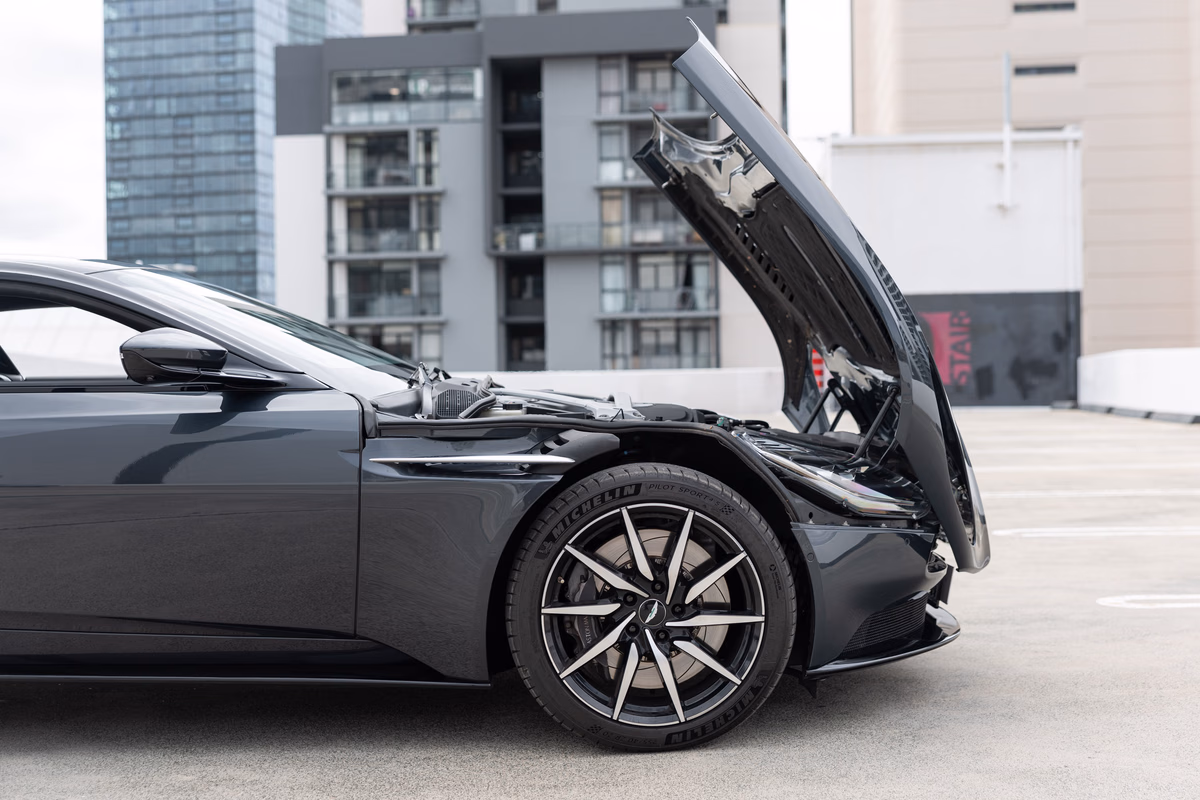 2017 Aston Martin DB11 — photo 6