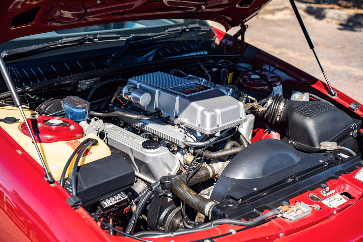 1990 HSV Commodore VN SS Group A — photo 5