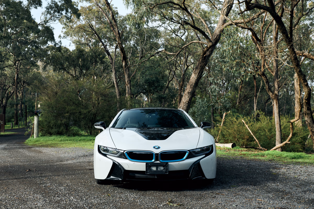 2020 BMW i8 — photo 3
