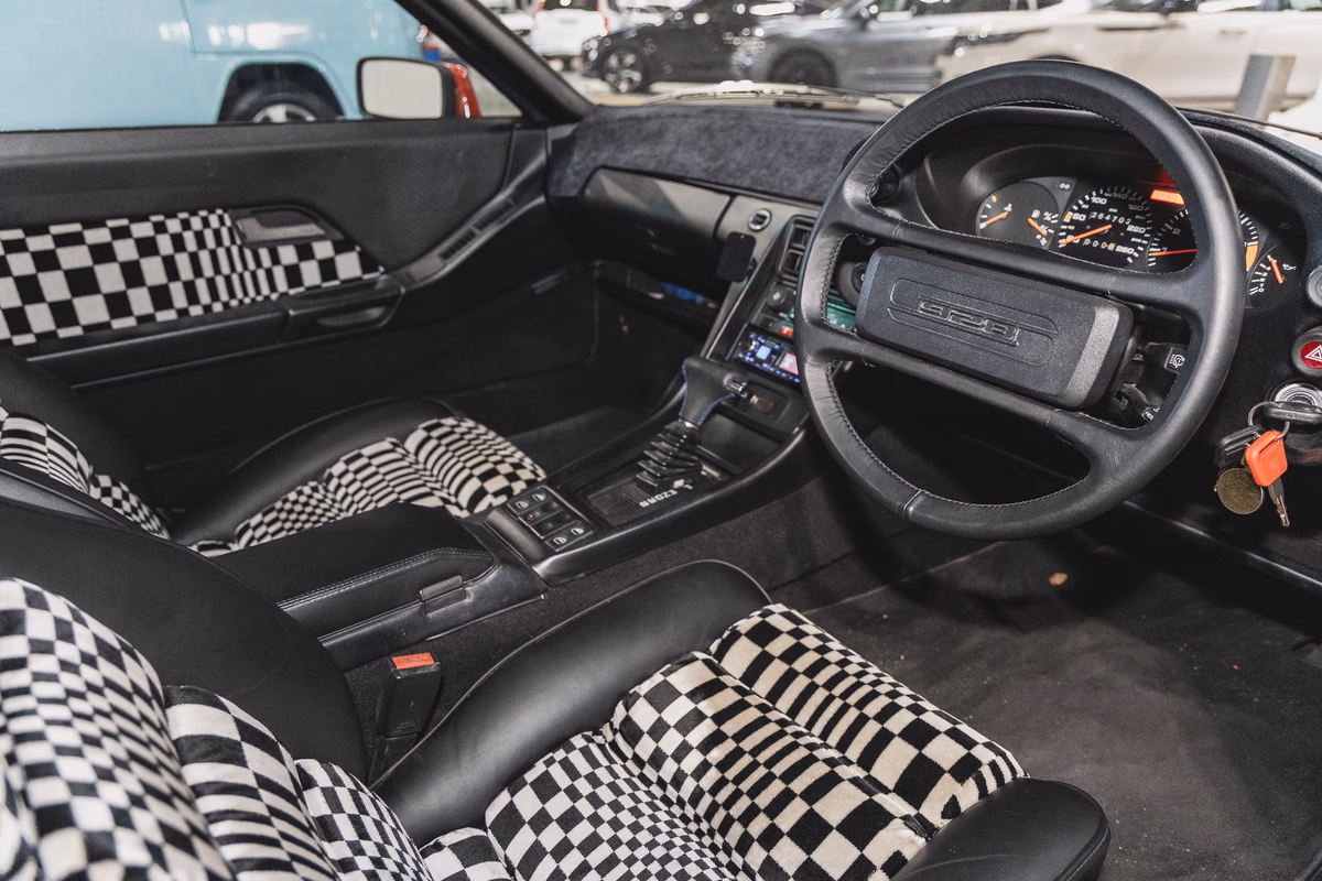 1983 Porsche 928 S — photo 4