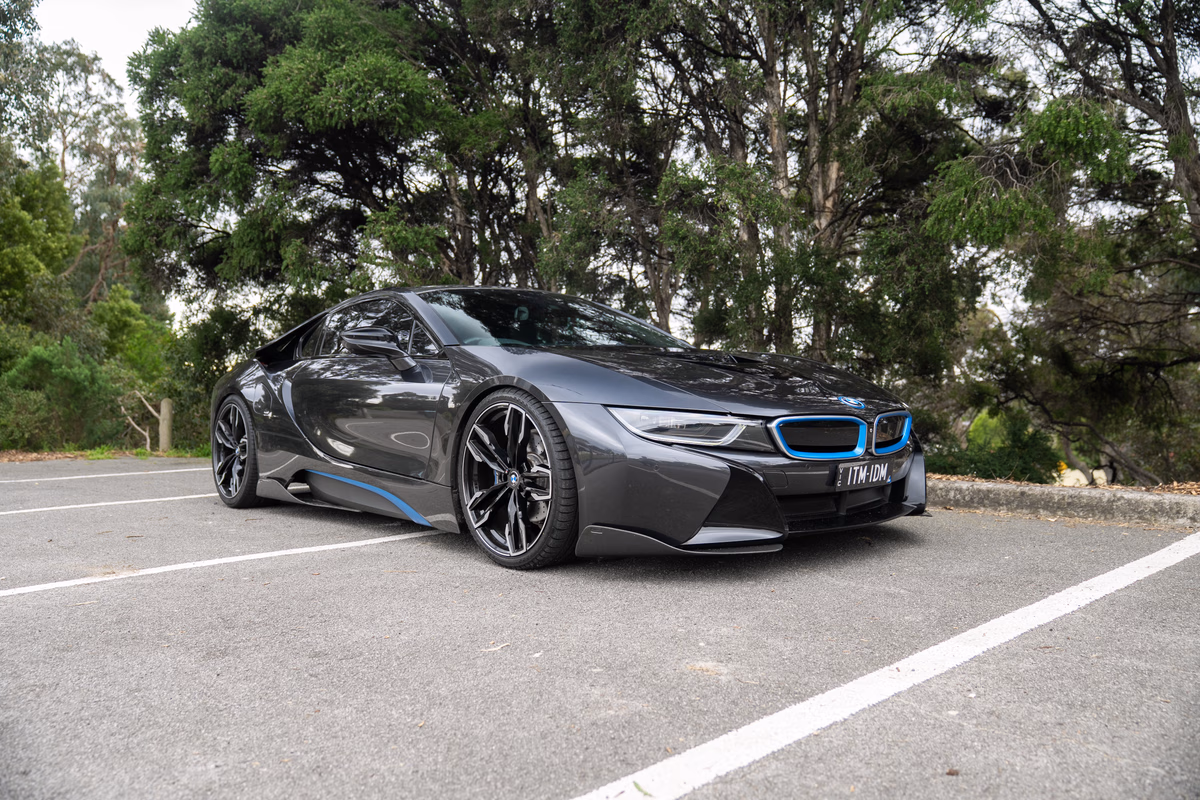 2015 BMW i8 — photo 4