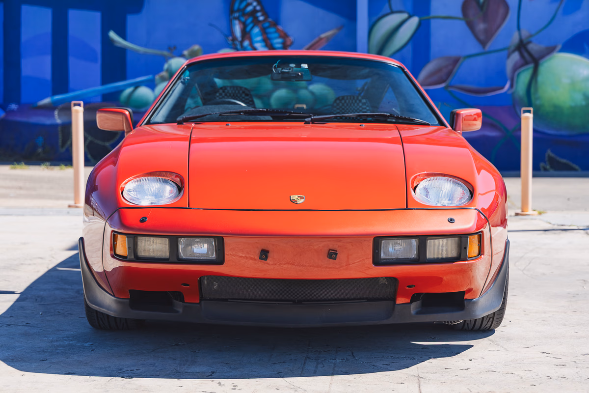 1983 Porsche 928 S — photo 2