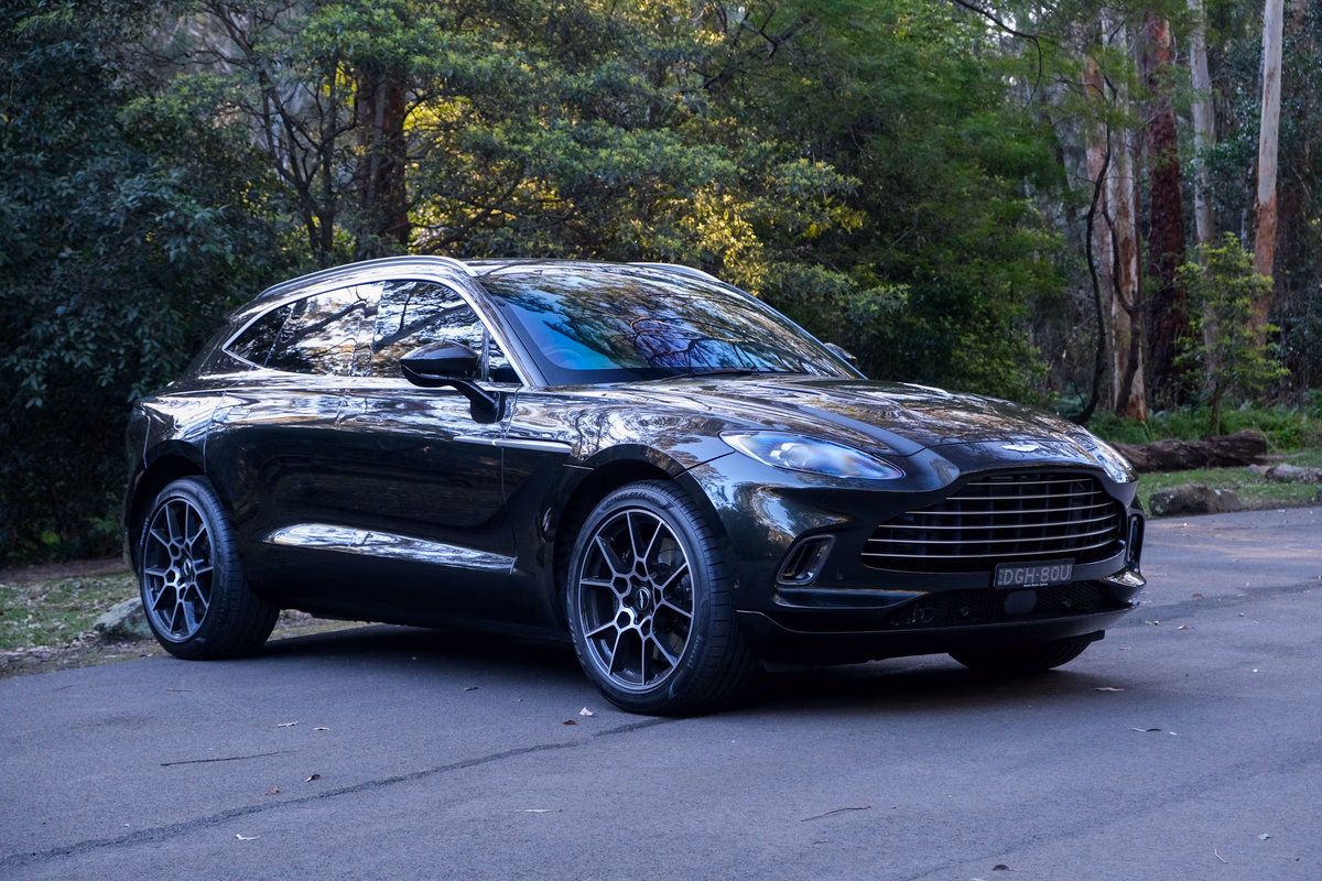 2022 Aston Martin DBX — photo 3