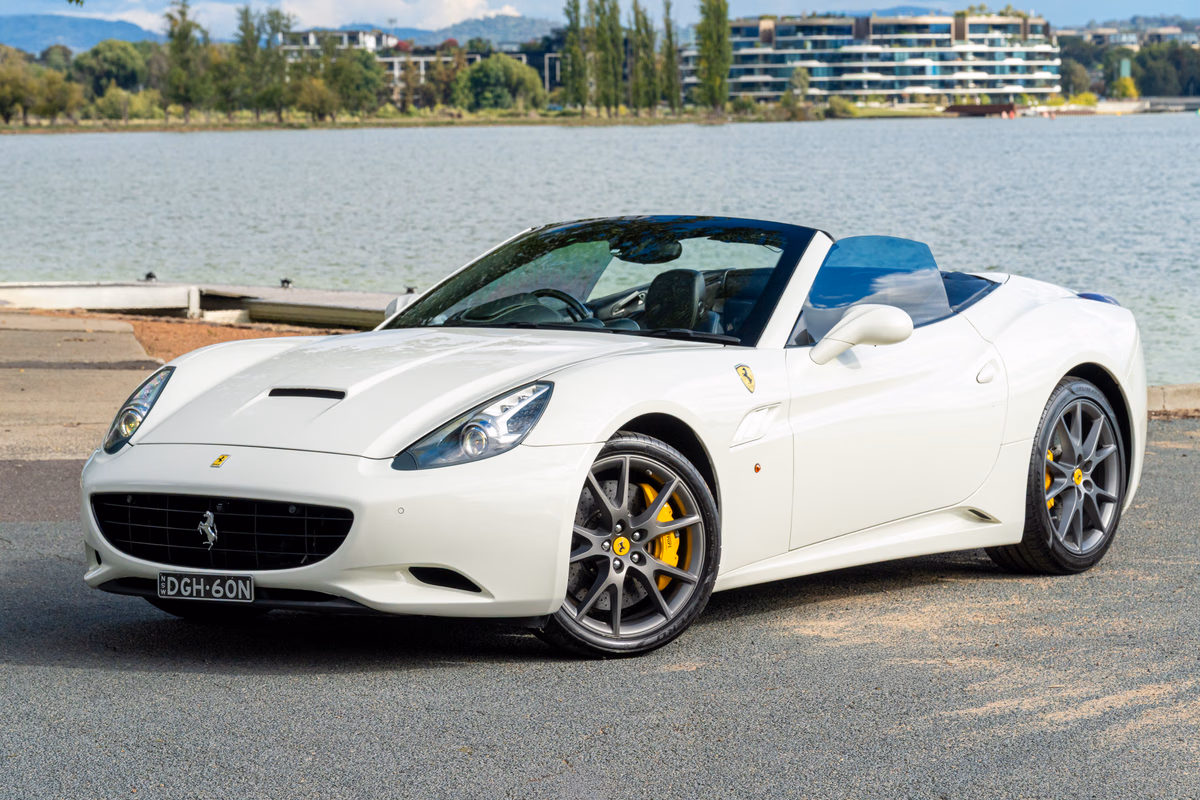 2012 Ferrari California — photo 4