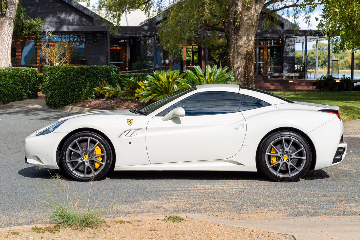 2012 Ferrari California — photo 5