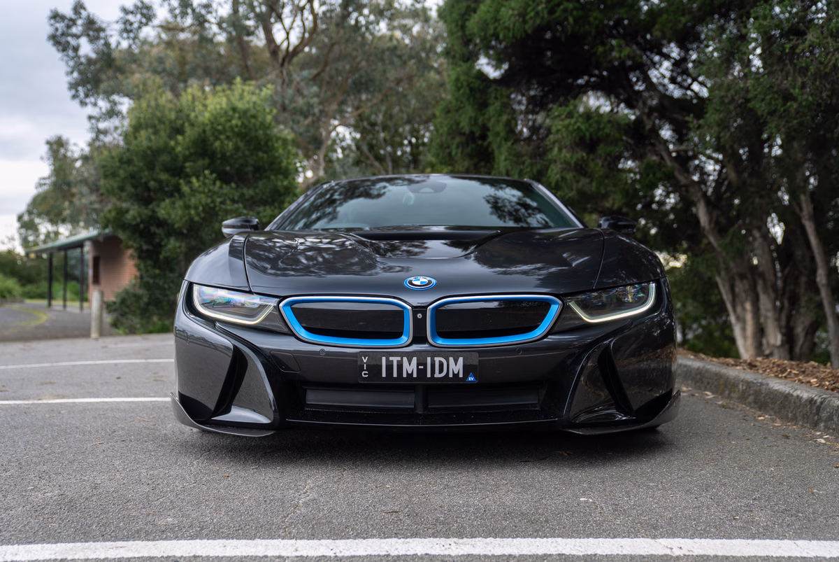2015 BMW i8 — photo 3