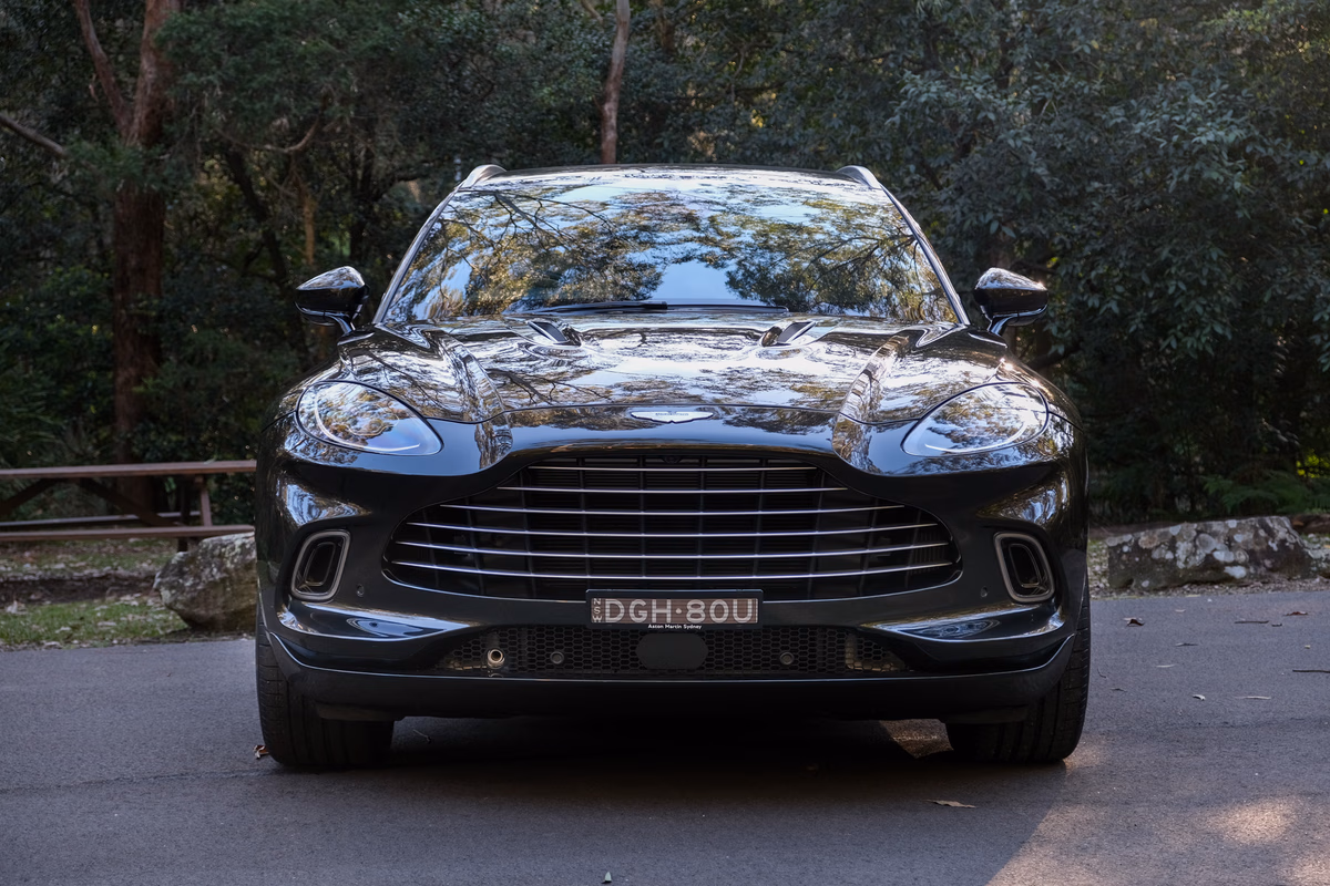 2022 Aston Martin DBX — photo 2