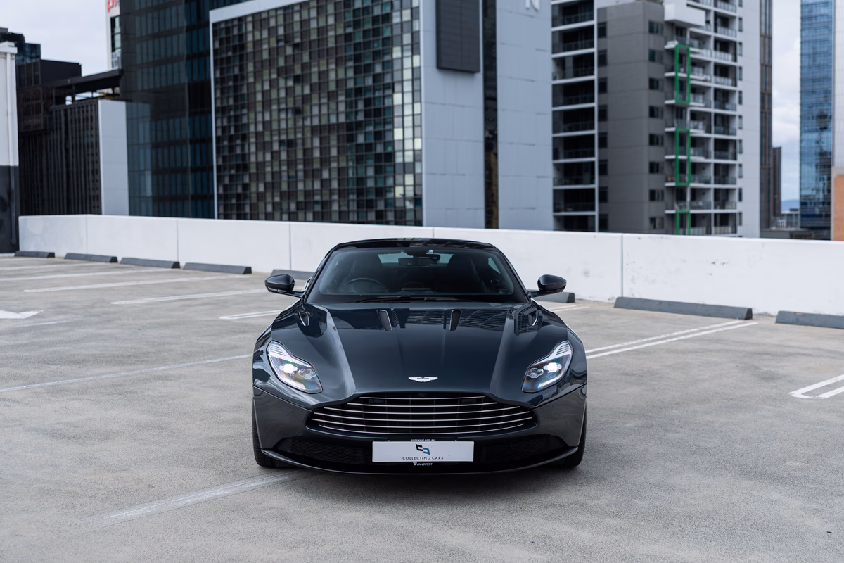 2017 Aston Martin DB11 — photo 3
