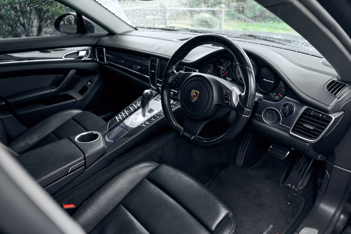 2010 Porsche Panamera 1st Gen — photo 4