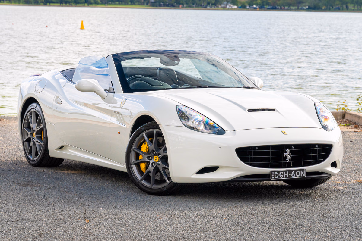 2012 Ferrari California — photo 2