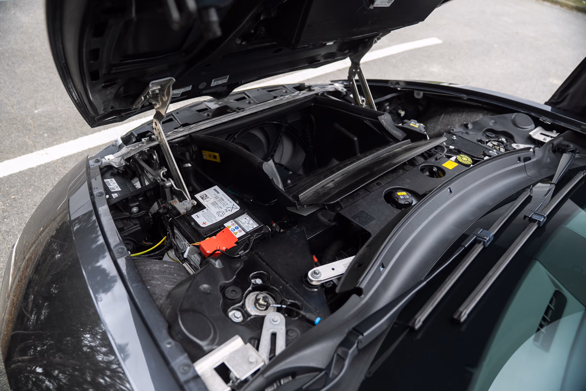 2015 BMW i8 — photo 6