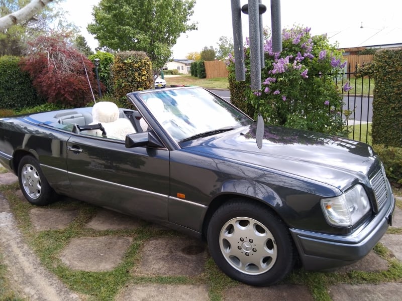 1993 Mercedes E320 - Vehicle image